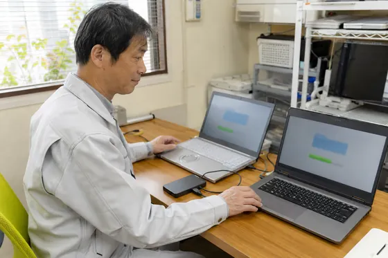 2台のパソコンでデータ移行作業